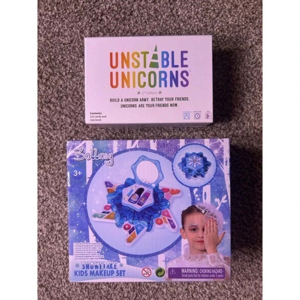 2-PC Girls Snowflake Makeup Kit‎ Girls Gift Fun & Unstable Unicorns Game Cool